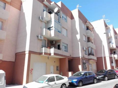 Local comercial en calle Genoveses, 53